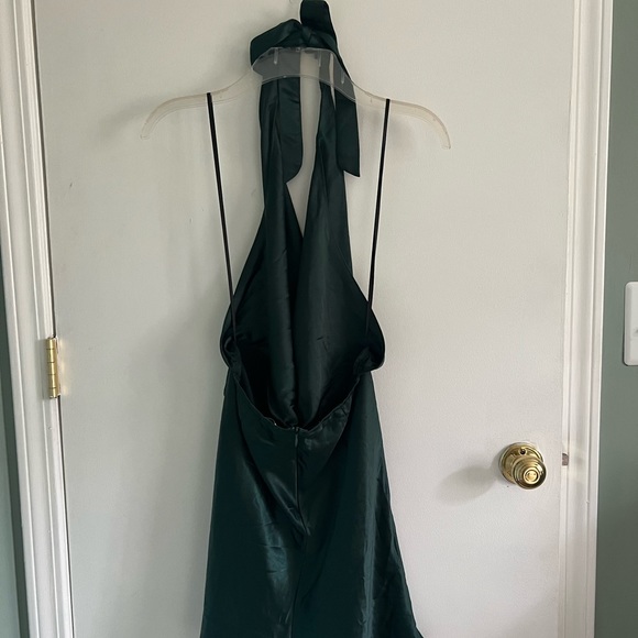 Emerald green backless mini - Picture 2 of 3